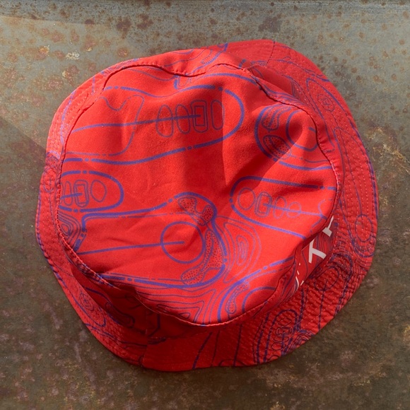 Michelob Ultra PromotionalRed Reversible Bucket Hat with Blue Golf Course Print - Picture 5 of 6